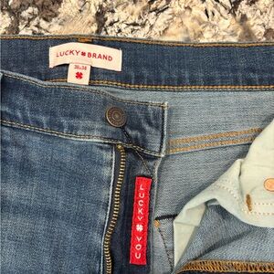 Lucky Brand Blue Straight Jeans with Classic Denim Wash